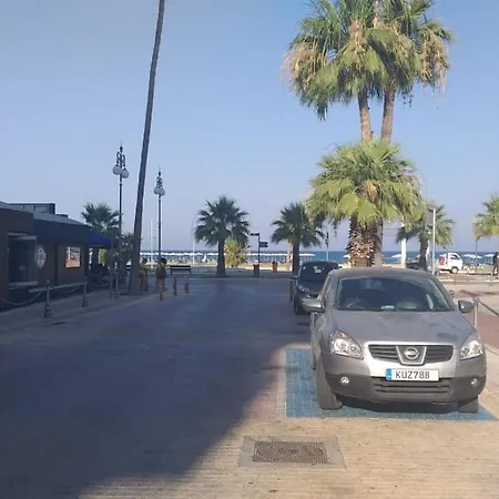 Lägenhet Horizon Luxury At Finikoudes Beach 301