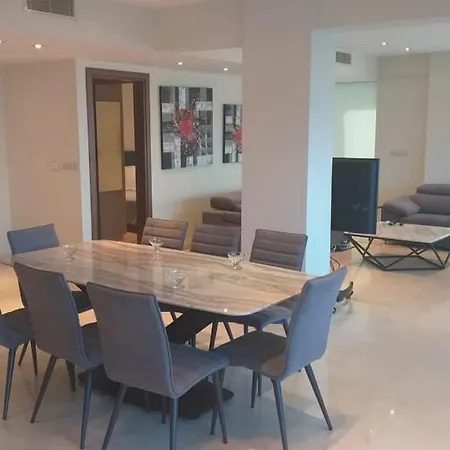 Lägenhet Horizon Luxury At Finikoudes Beach 301